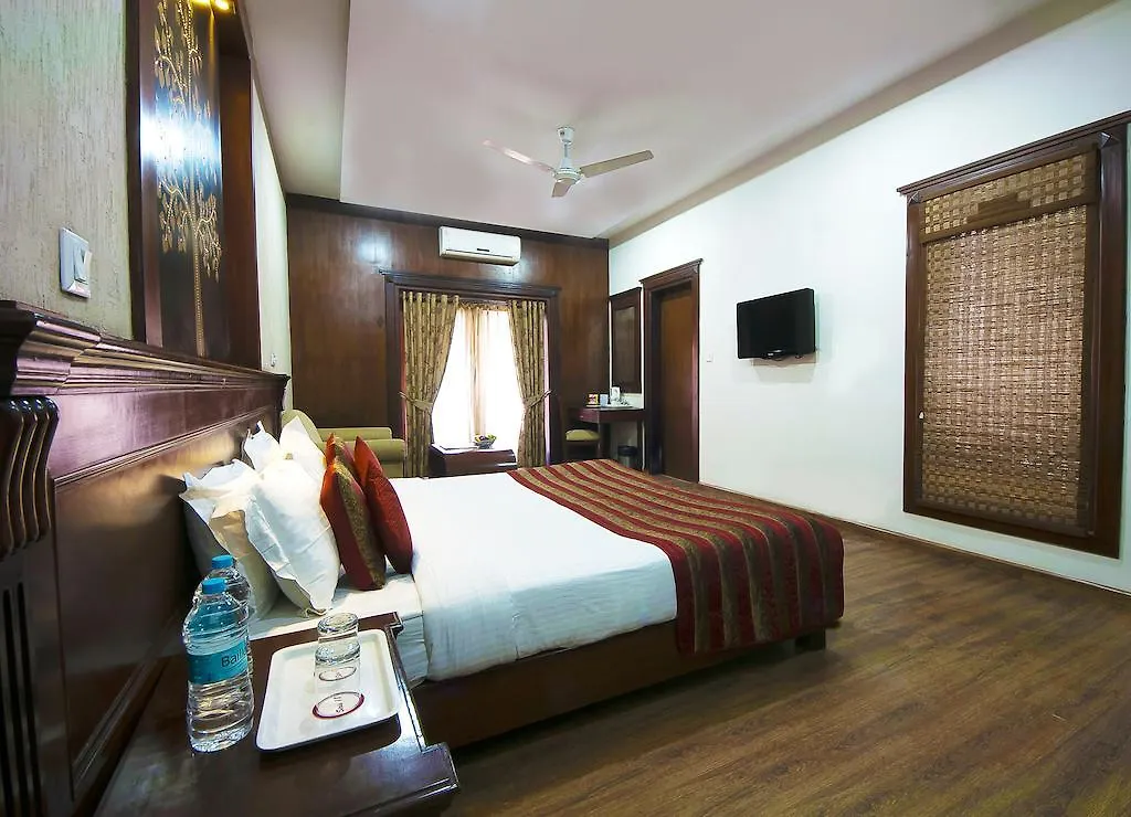 Siris 18 Hotel Gurgaon 3*,  India