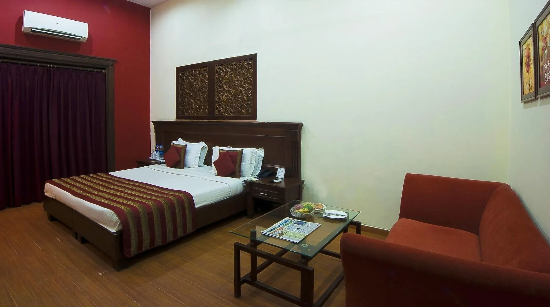 Siris 18 Hotel Gurgaon India